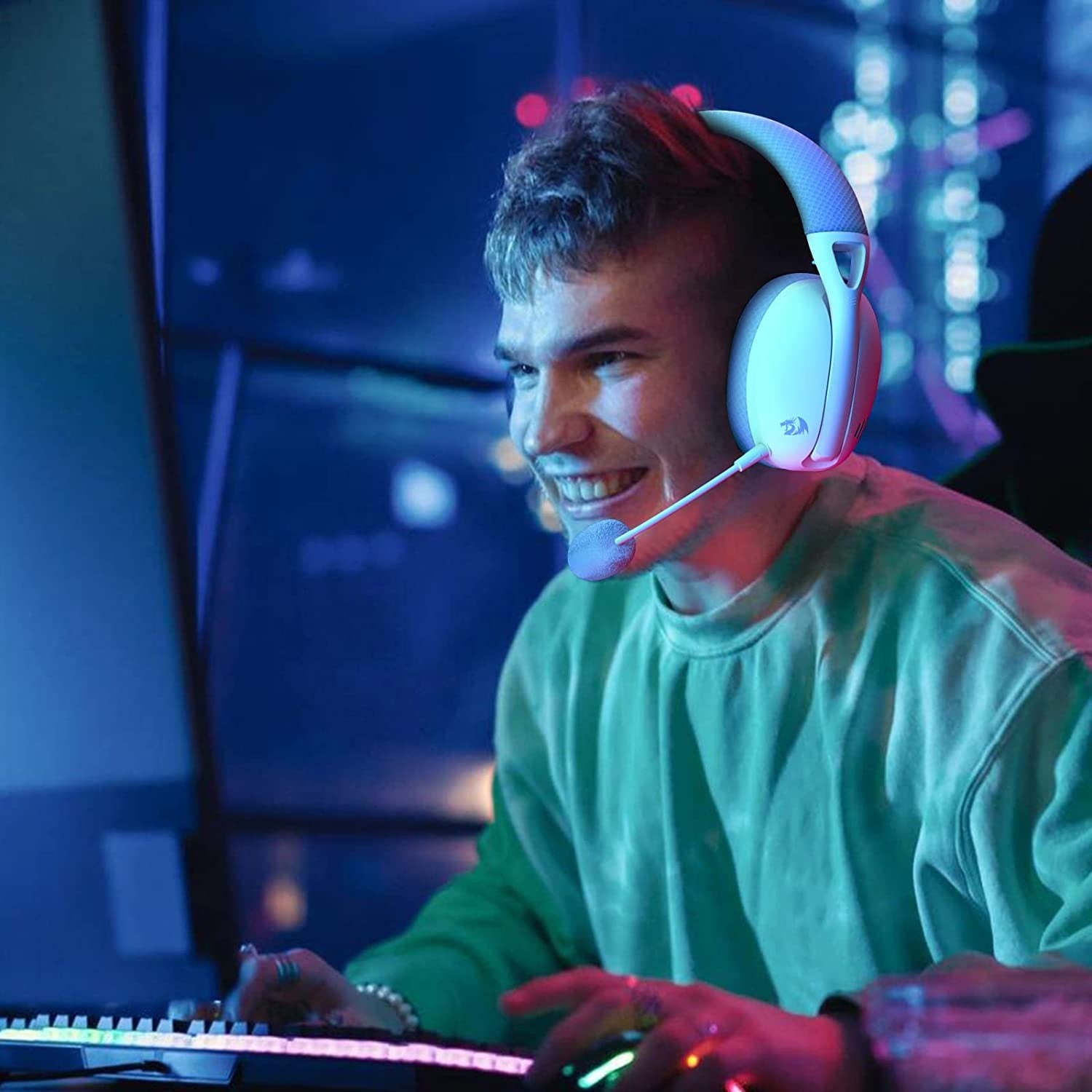 Redragon H848 Bluetooth Wireless Gaming Headset - Lightweight - 7.1 Surround Sound - 40MM Drivers - Detachable Microphone, Blue