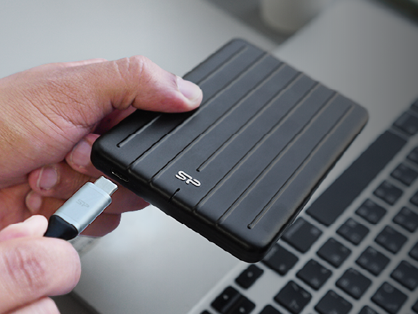 Silicon Power 512GB B75 Pro 520 MB/s USB C Scratch Resistant & Waterproof Portable External SSD with 2 cables,