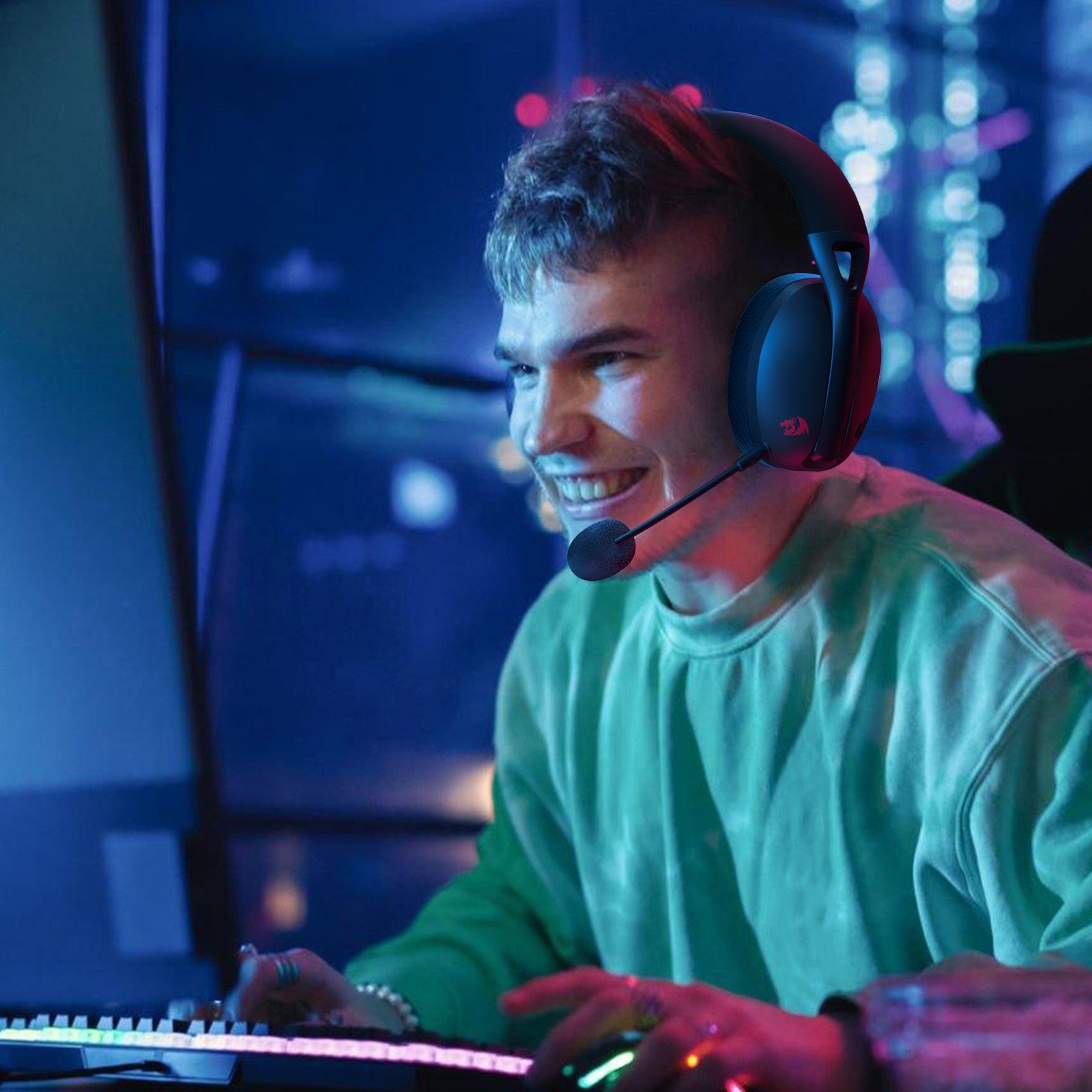 Redragon H848 Bluetooth Wireless Gaming Headset - Lightweight - 7.1 Surround Sound - 40MM Drivers - Detachable Microphone, Black